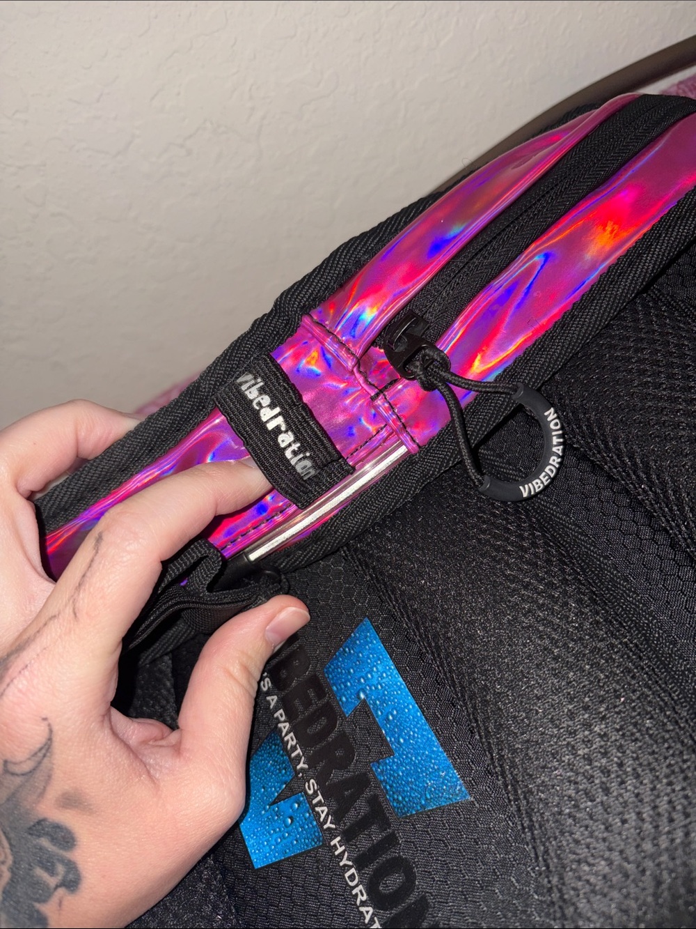 Holographic Hot Pink Vibedration Hydration Pack - Picture 6 of 14